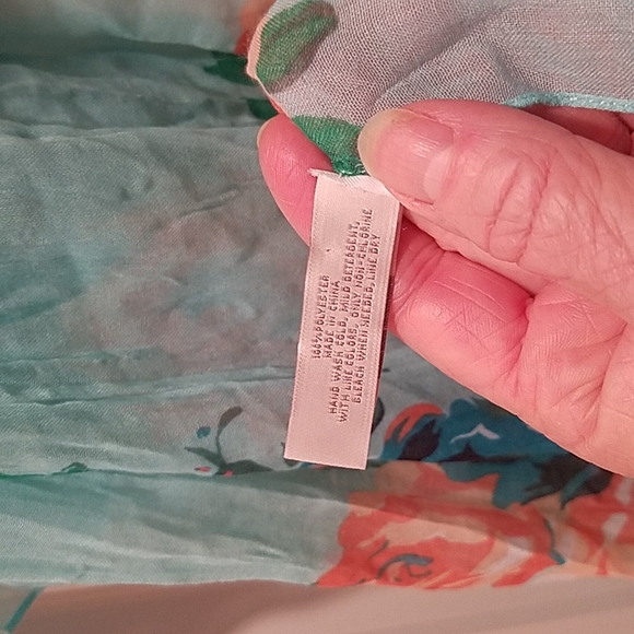 Ann Taylor blue and salmon colored flower shawl scarf - Picture 3 of 6